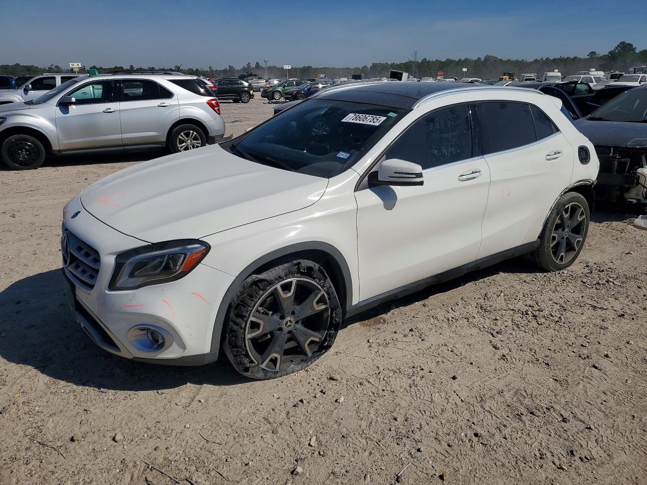 2019 MERCEDES-BENZ GLA