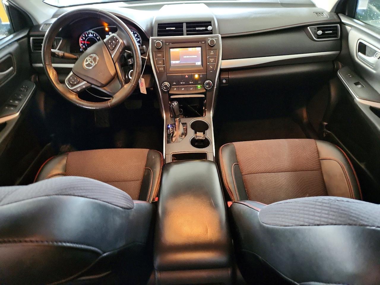 2017 TOYOTA CAMRY SE photo 8