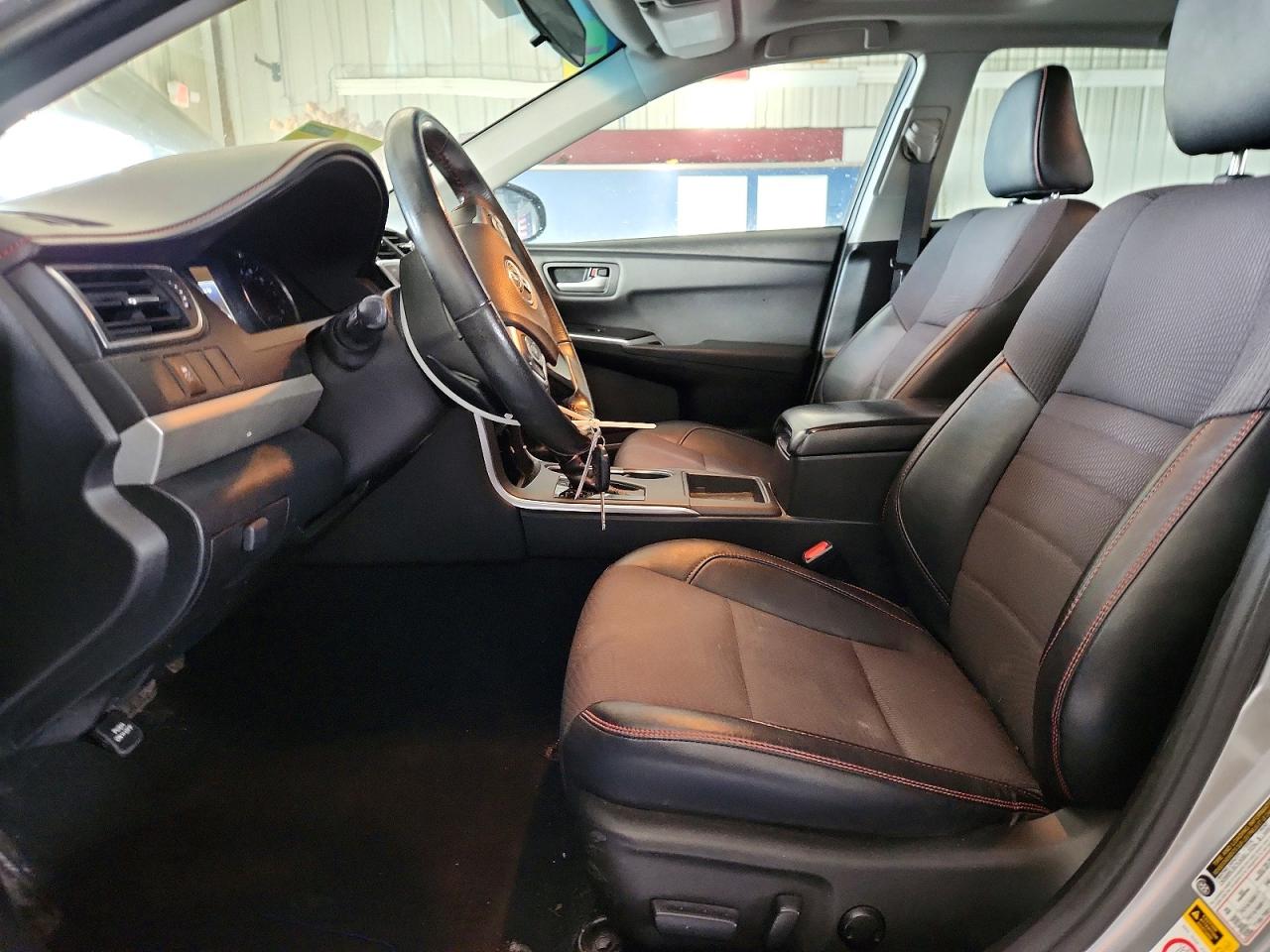 2017 TOYOTA CAMRY SE photo 7
