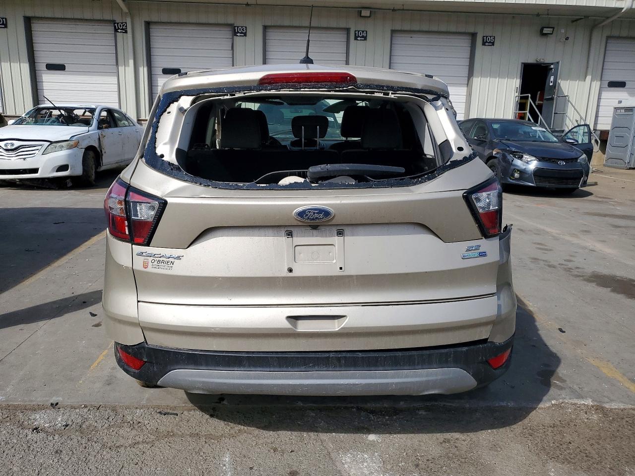 2017 FORD ESCAPE SE photo 11