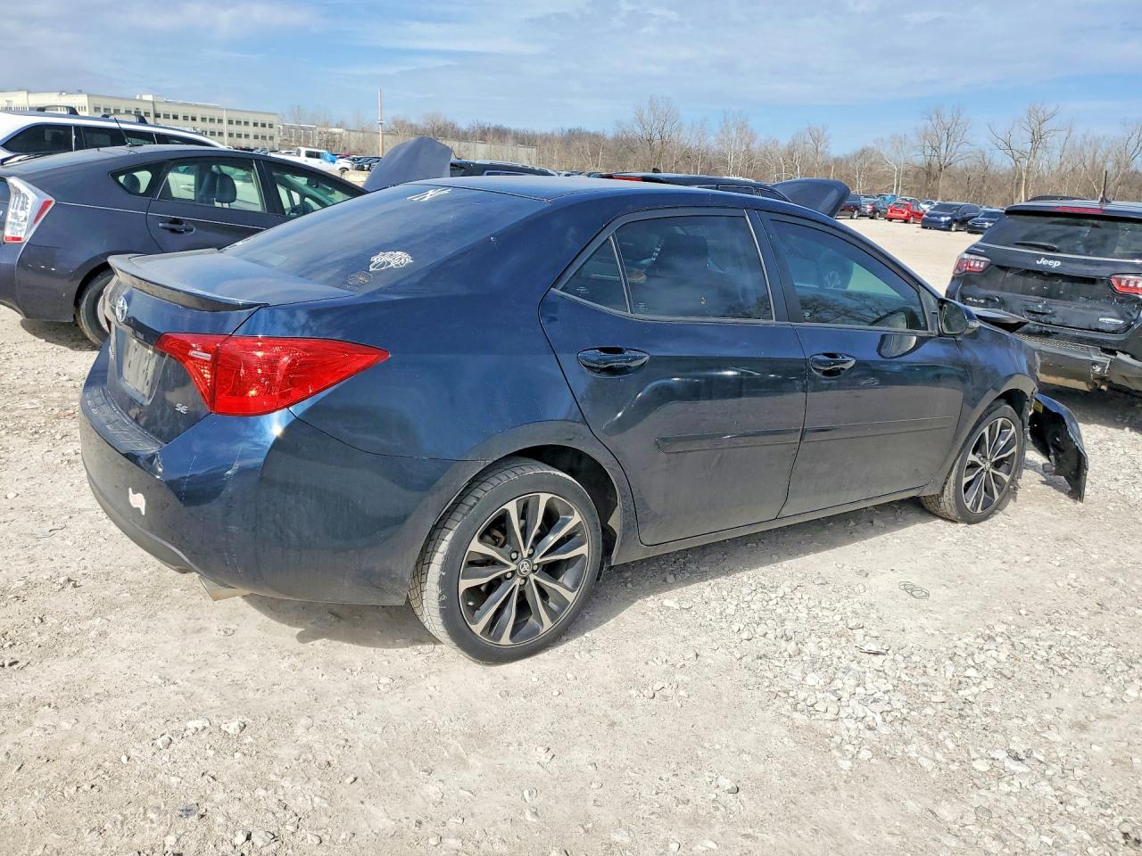 2017 TOYOTA COROLLA L photo 3