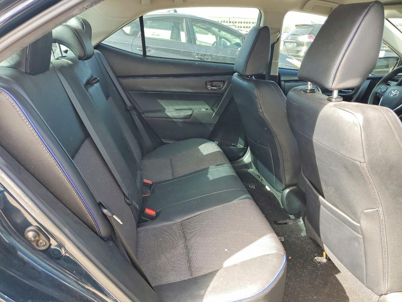 2017 TOYOTA COROLLA L photo 10