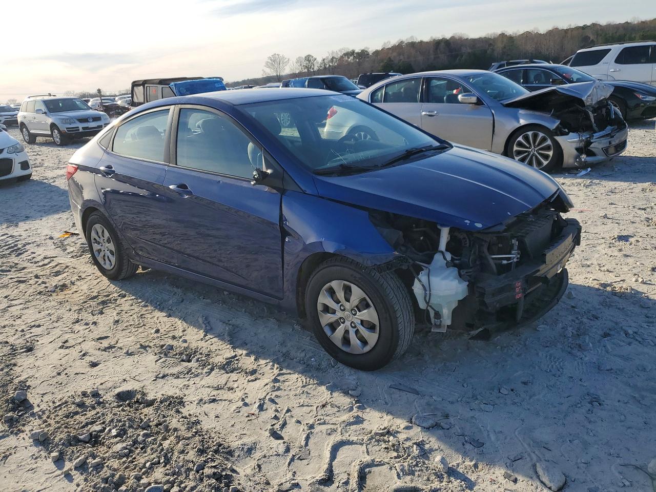 2017 HYUNDAI ACCENT SE photo 4