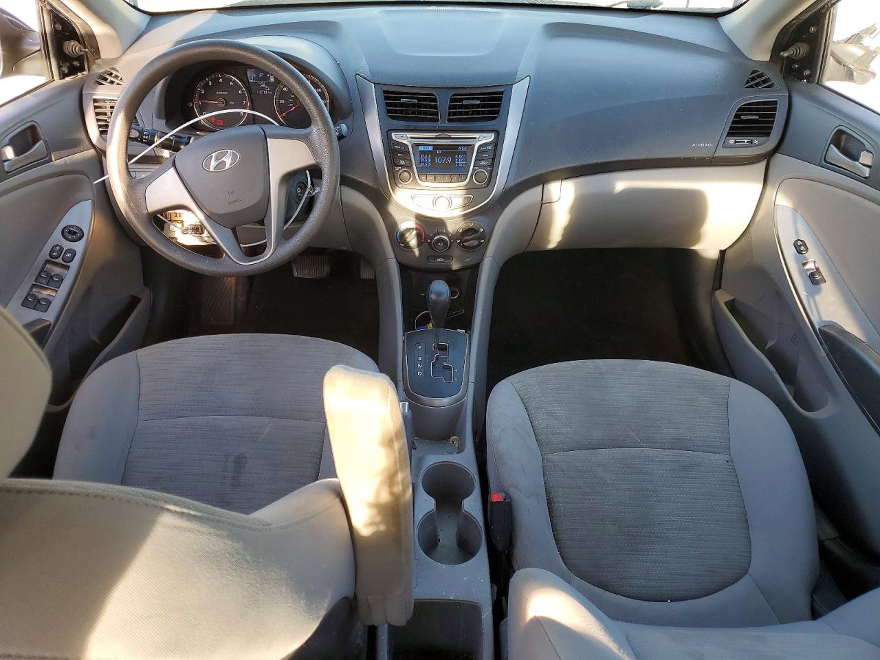2017 HYUNDAI ACCENT SE photo 8