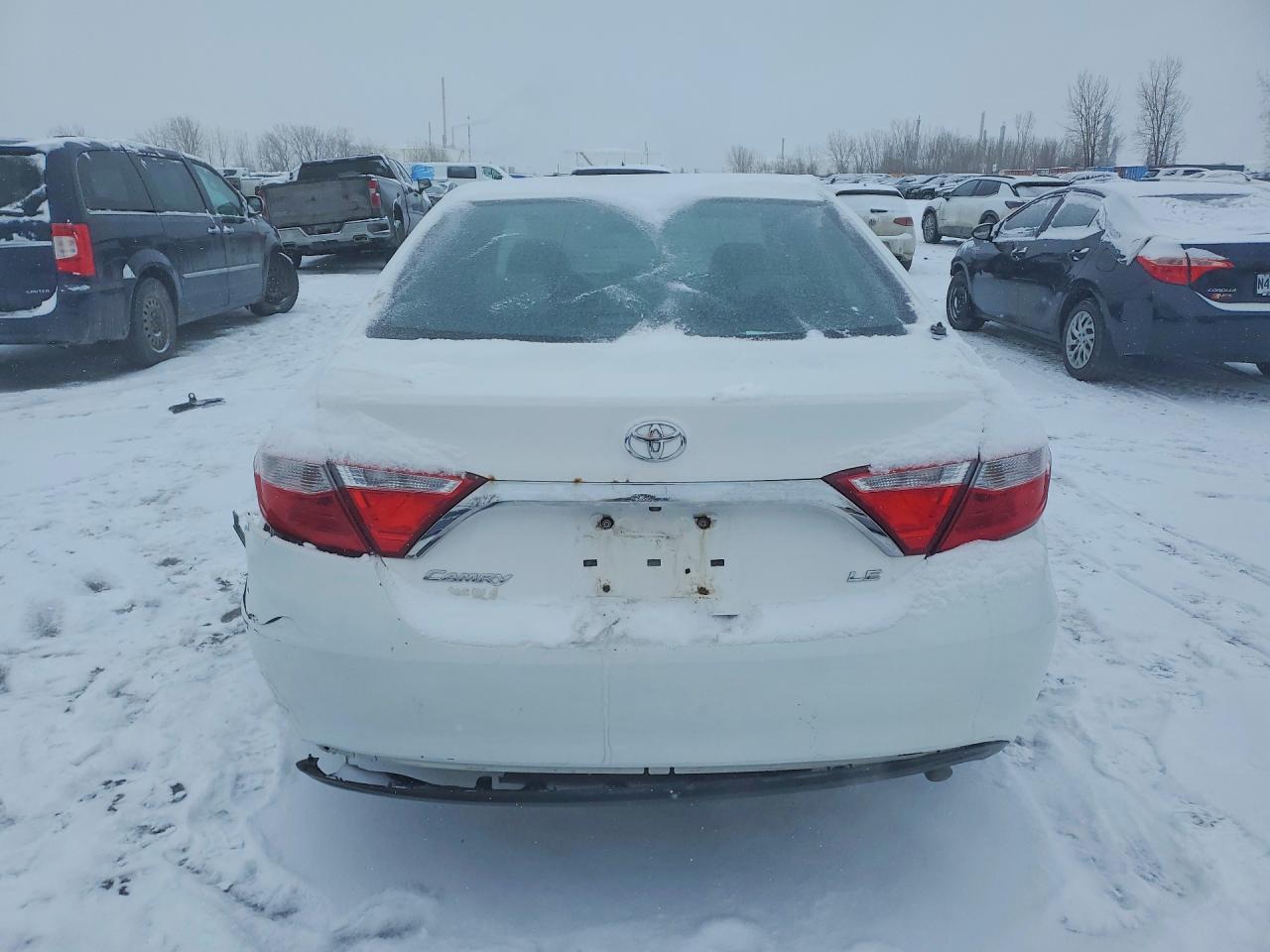 2016 TOYOTA CAMRY LE photo 6