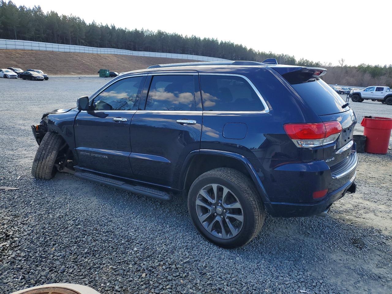 2018 JEEP GRAND CHEROKEE OVERLAND photo 3