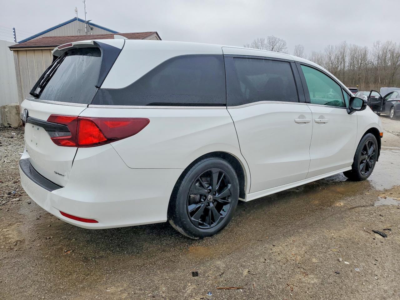 2023 HONDA ODYSSEY SPORT-L photo 3