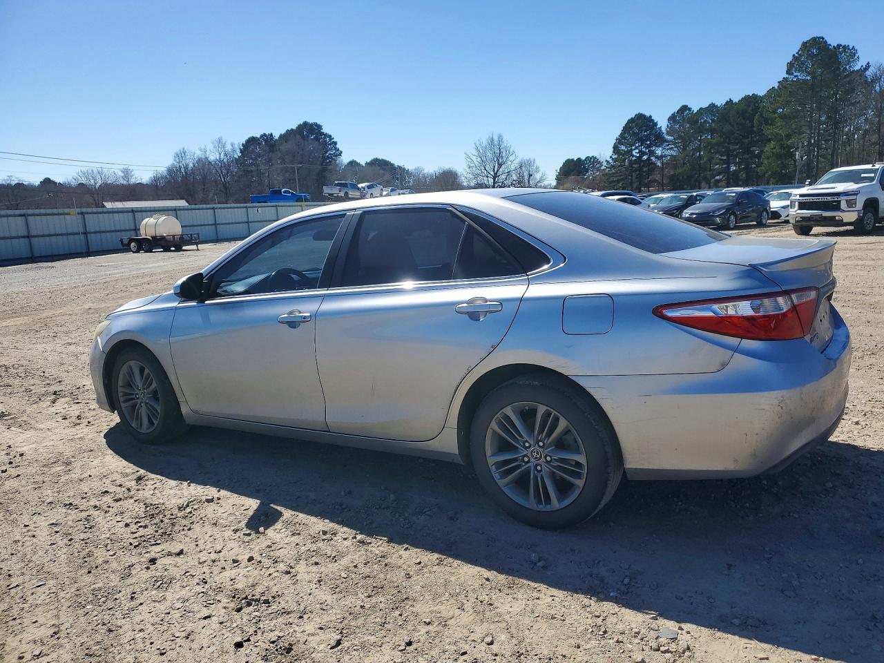 2015 TOYOTA CAMRY LE photo 4