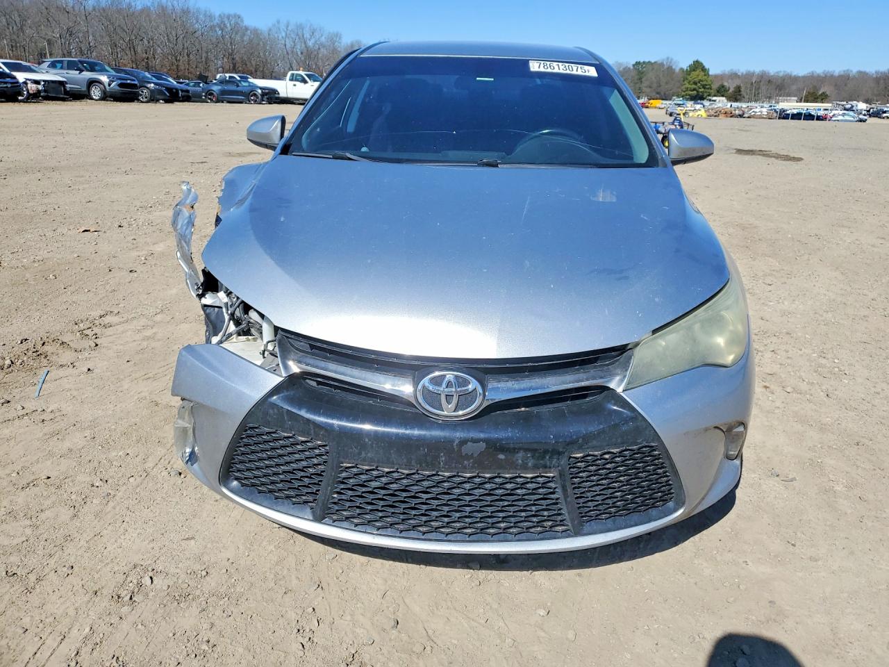 2015 TOYOTA CAMRY LE photo 13