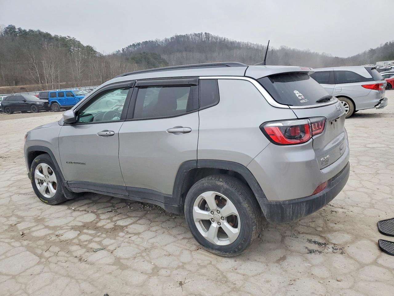 2019 JEEP COMPASS LATITUDE photo 4