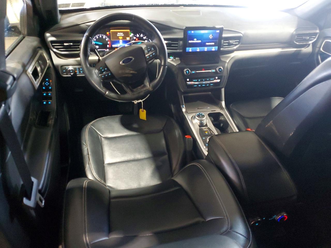 2020 FORD EXPLORER XLT photo 8