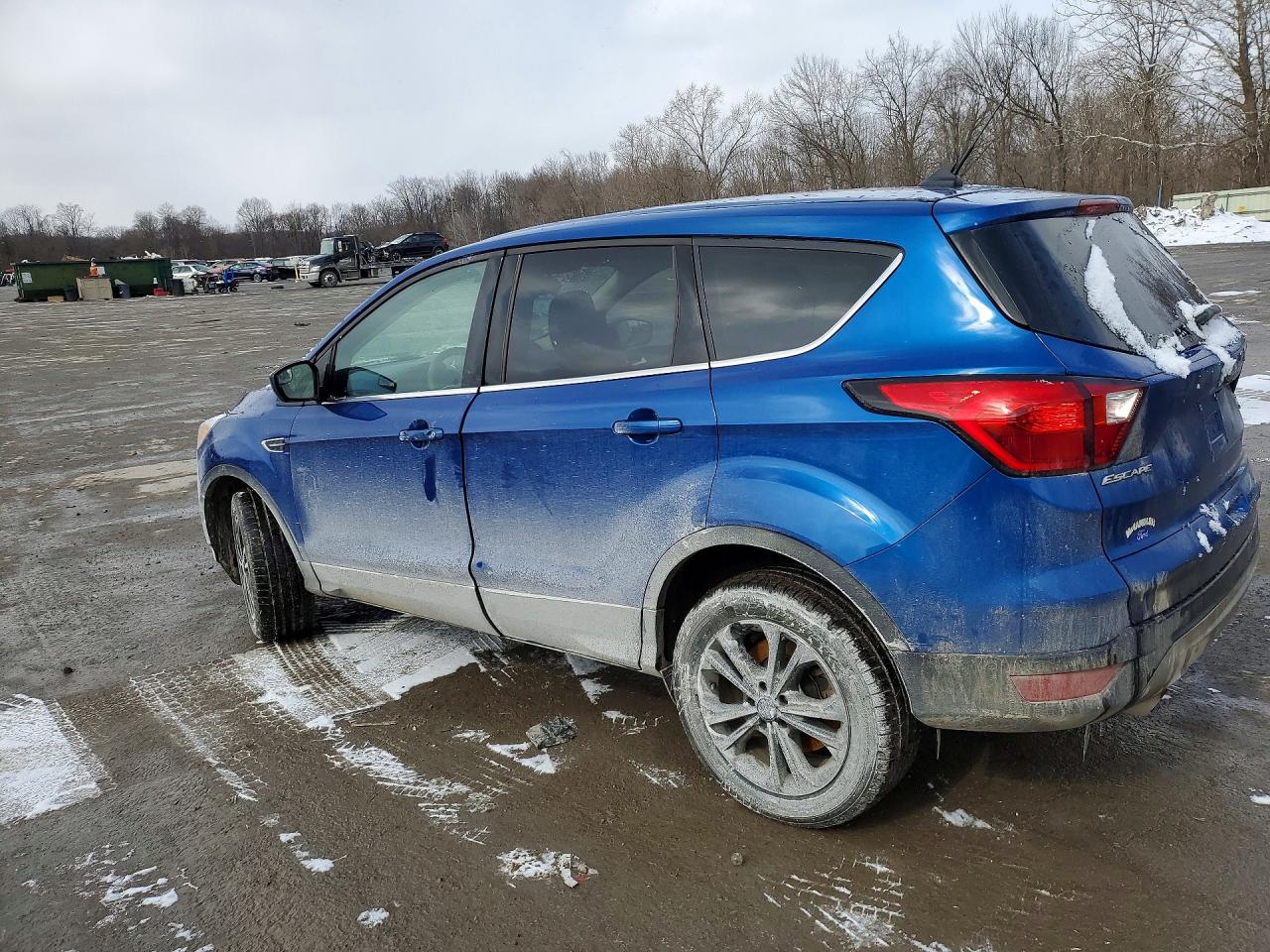 2019 FORD ESCAPE SE photo 2