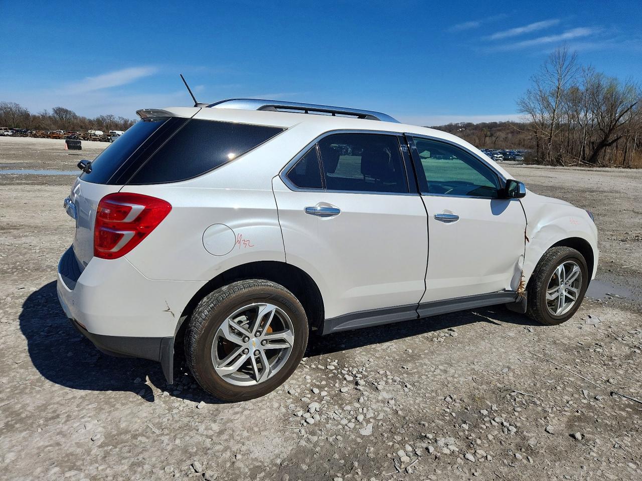 2017 CHEVROLET EQUINOX PREMIER photo 3