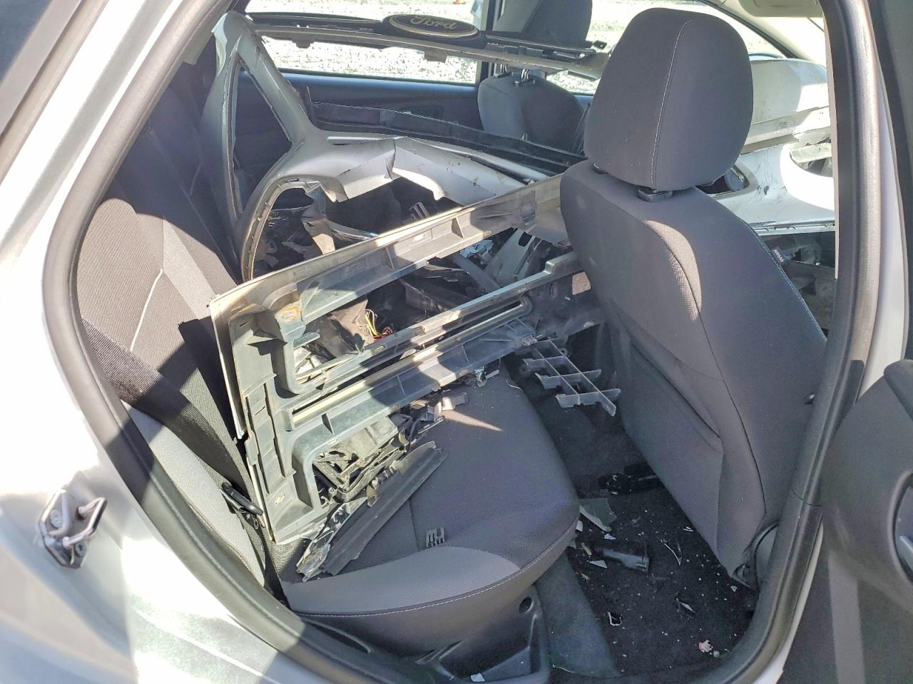 2013 FORD FOCUS SE photo 19