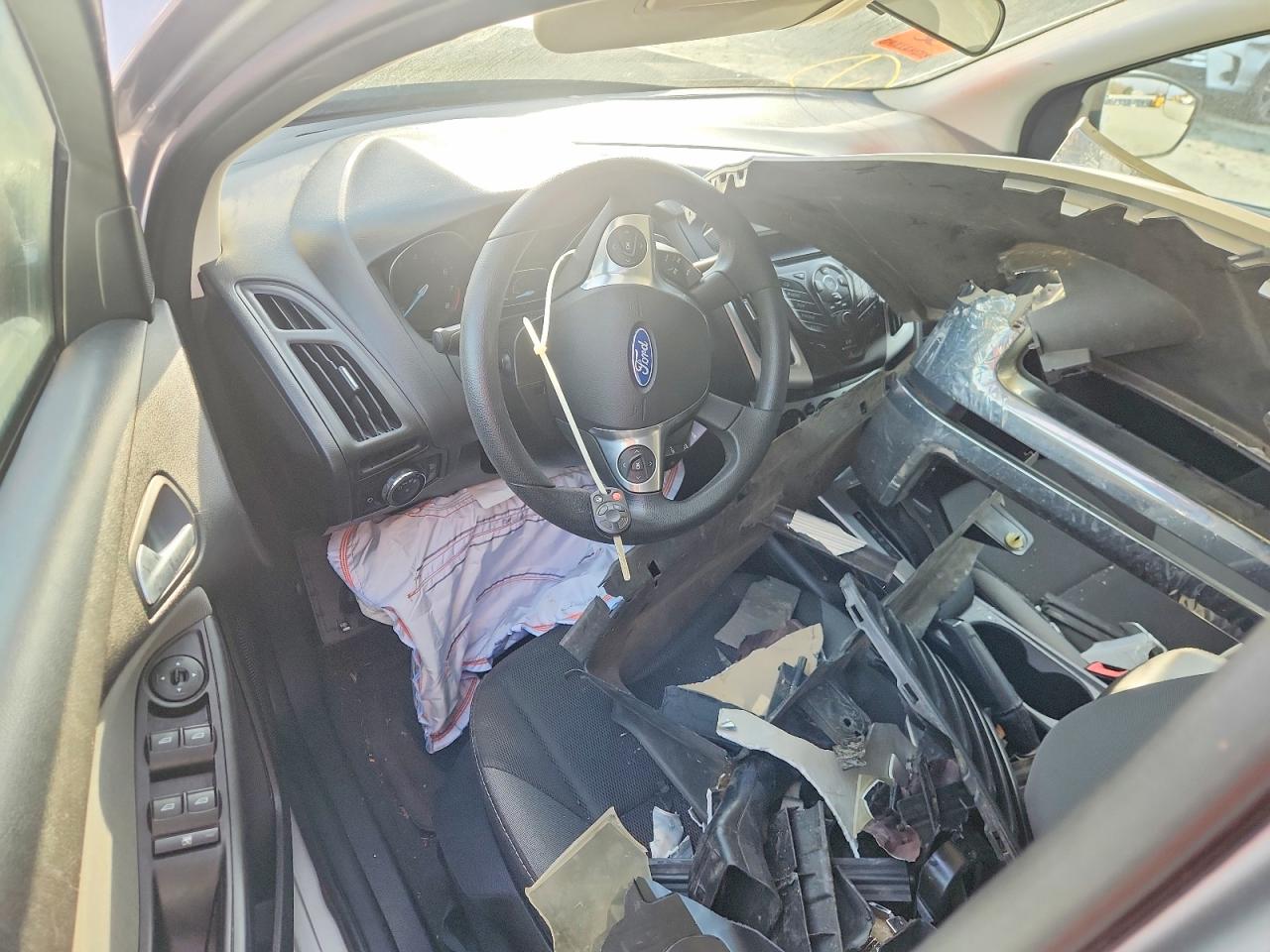 2013 FORD FOCUS SE photo 15