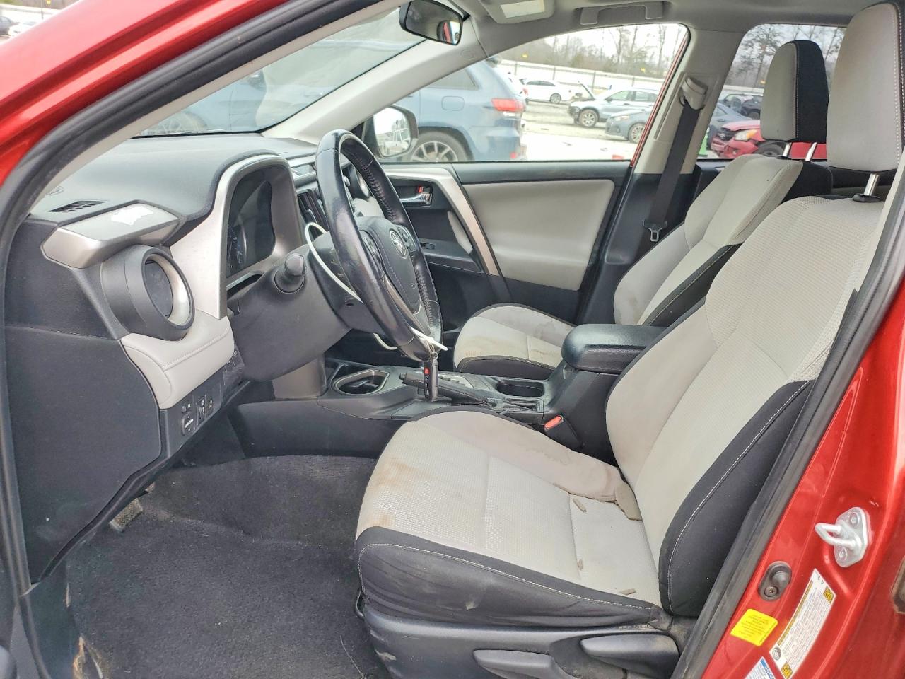 2017 TOYOTA RAV4 XLE photo 13