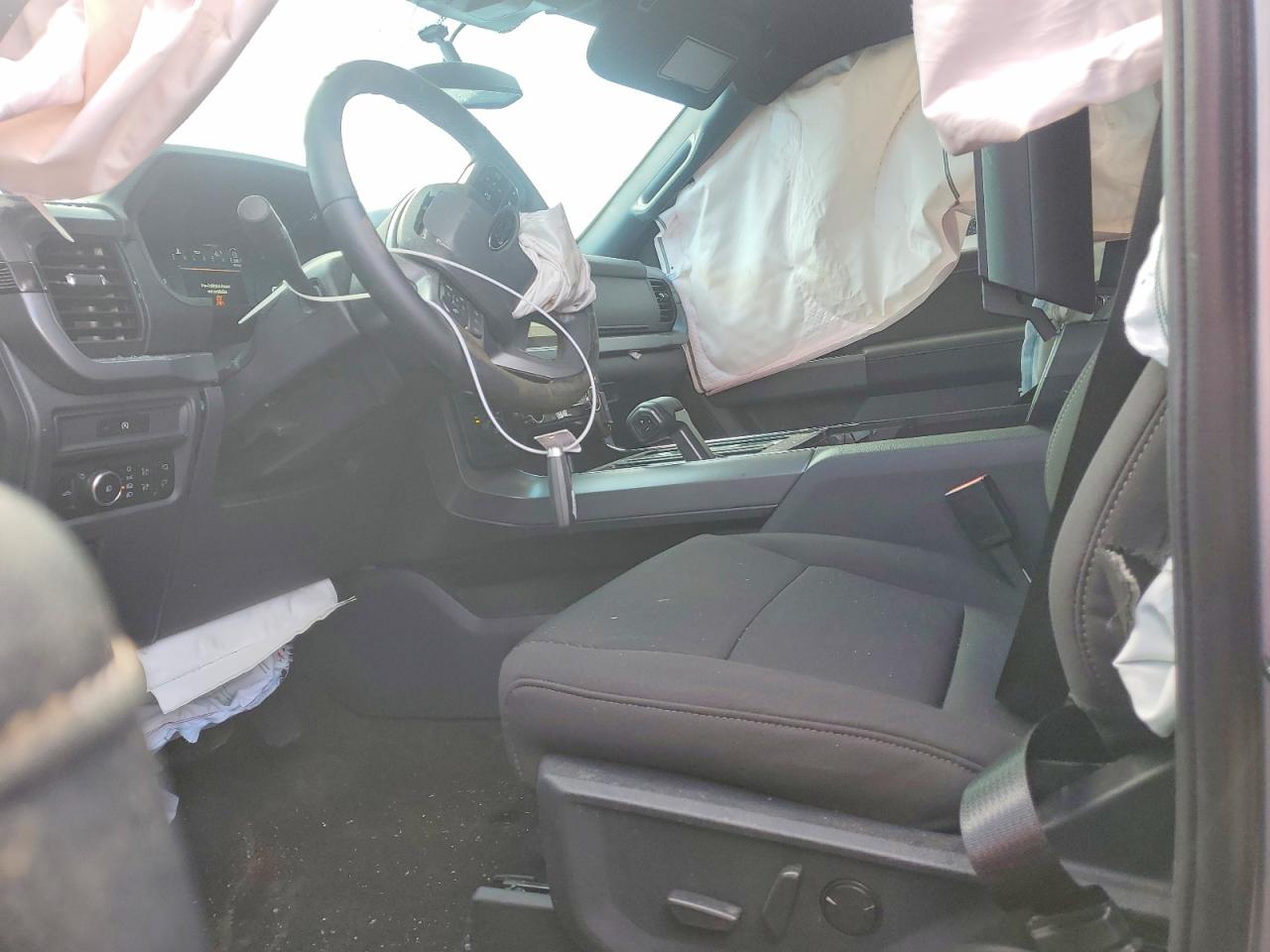 2025 FORD F150 XLT photo 13