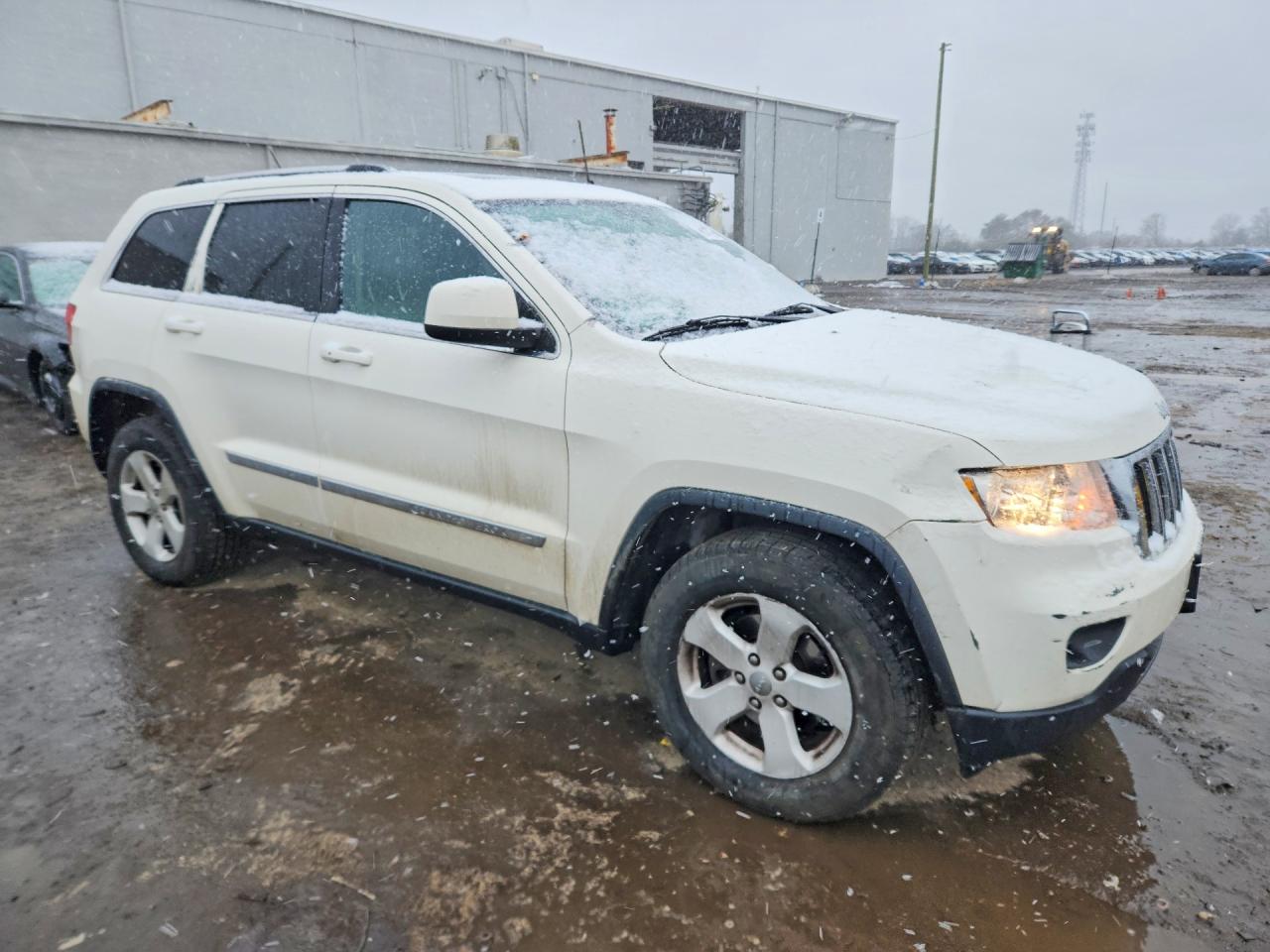 2012 JEEP GRAND CHEROKEE LAREDO photo 4