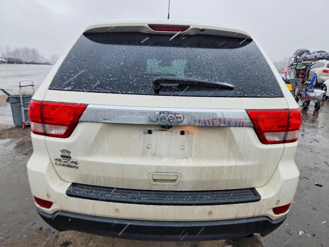 2012 JEEP GRAND CHEROKEE LAREDO photo 6