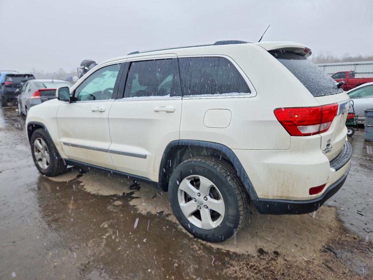 2012 JEEP GRAND CHEROKEE LAREDO photo 2
