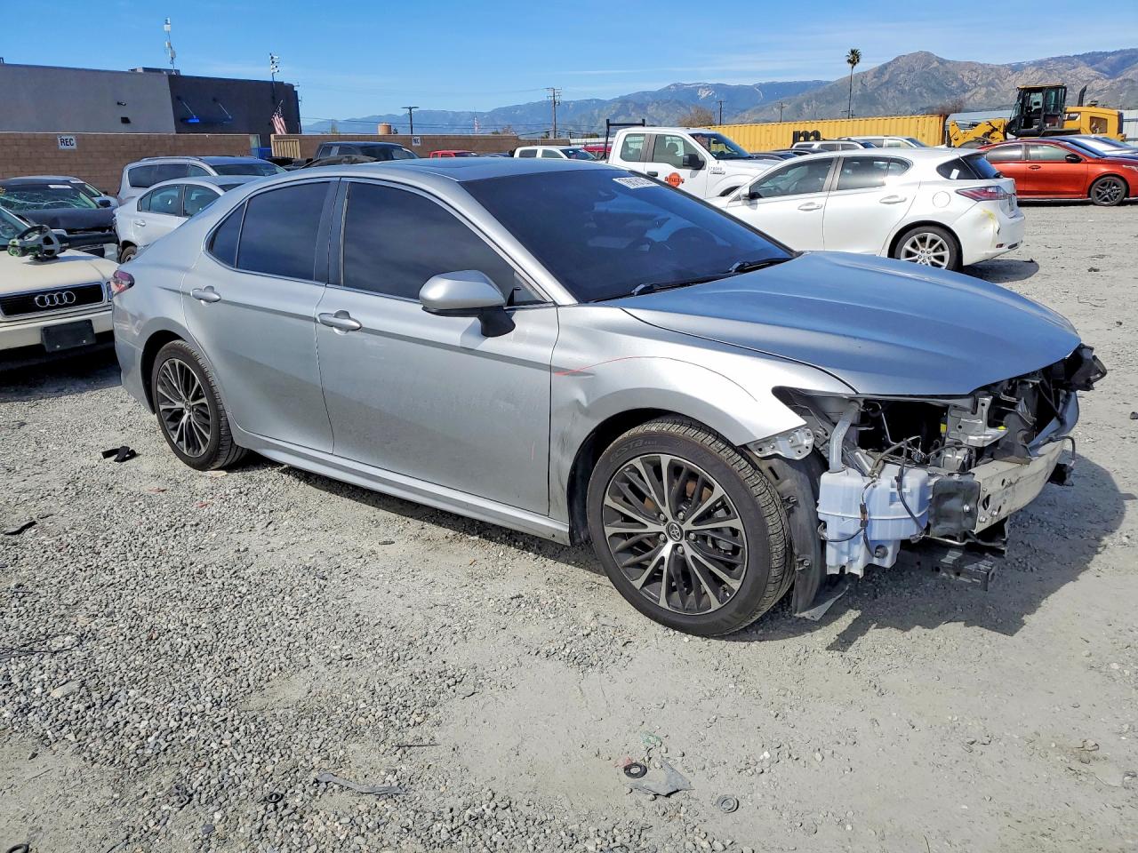 2018 TOYOTA CAMRY SE photo 7