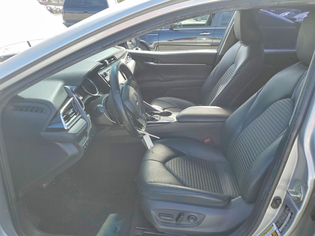 2018 TOYOTA CAMRY SE photo 13