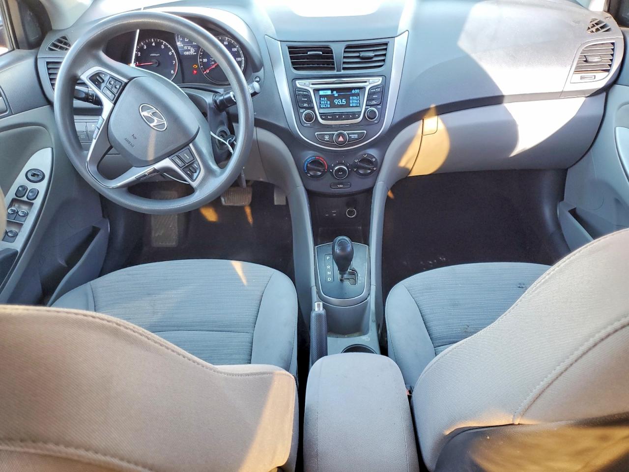 2017 HYUNDAI ACCENT photo 8