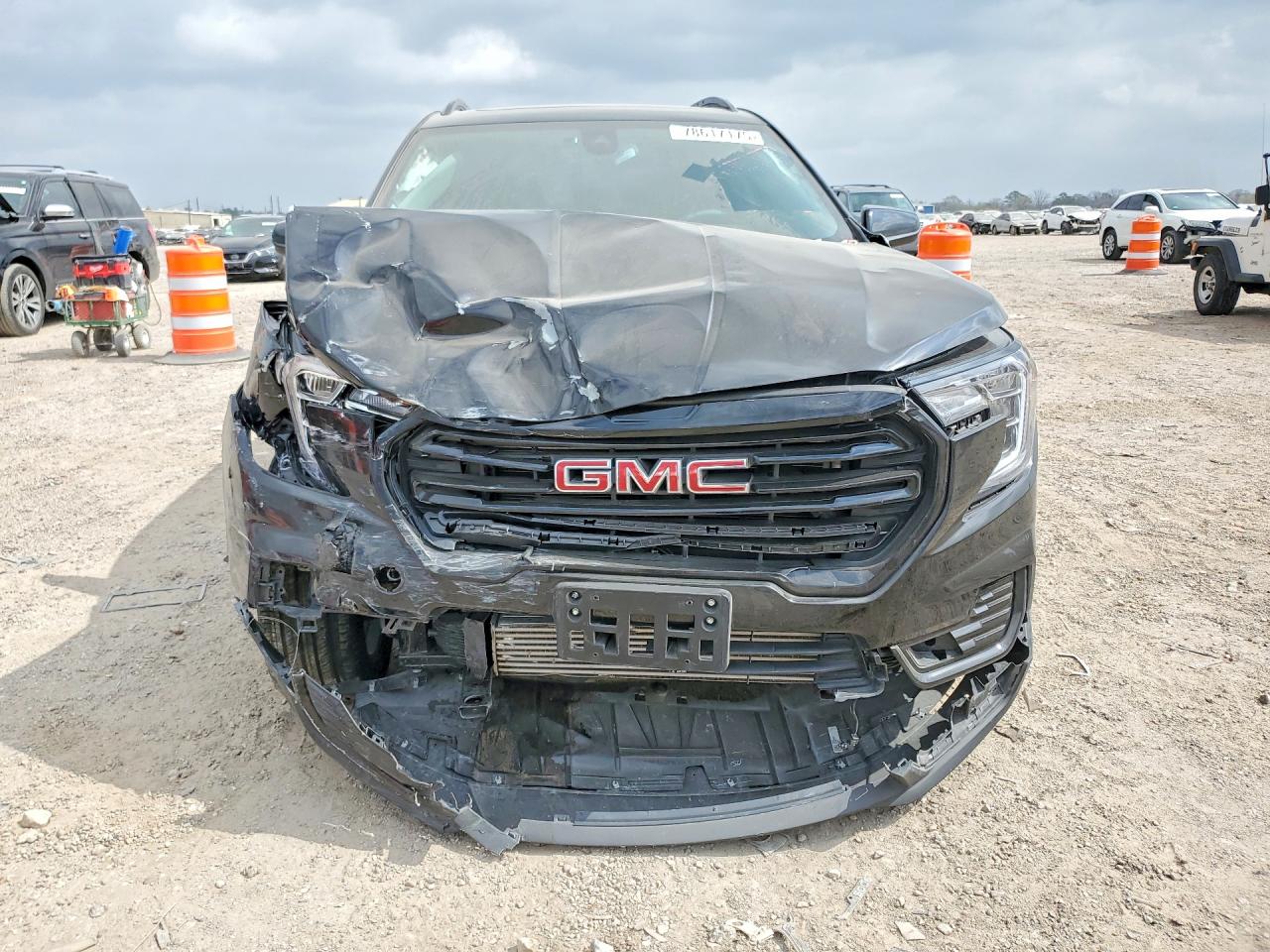 2024 GMC TERRAIN SLE photo 5