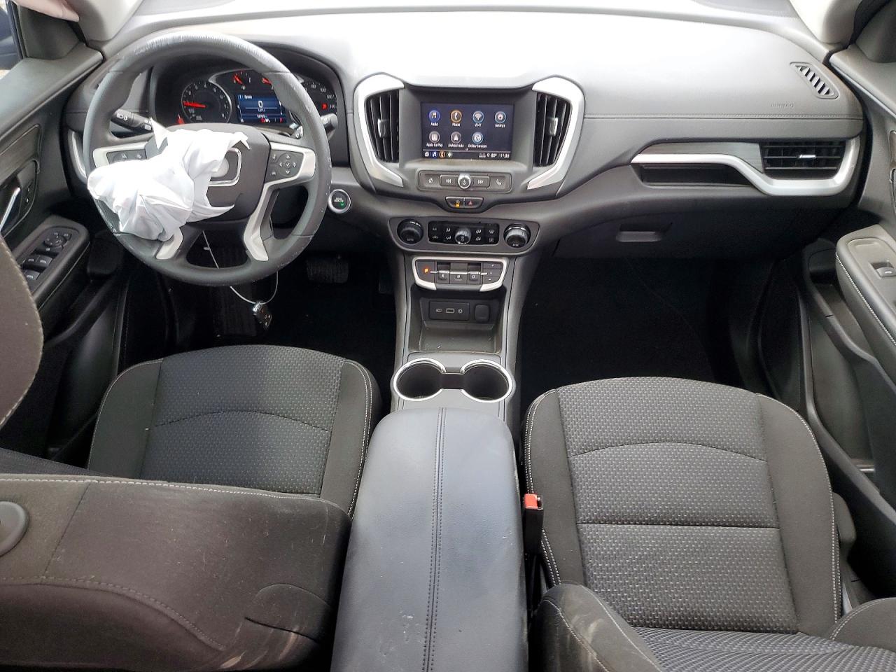 2024 GMC TERRAIN SLE photo 8