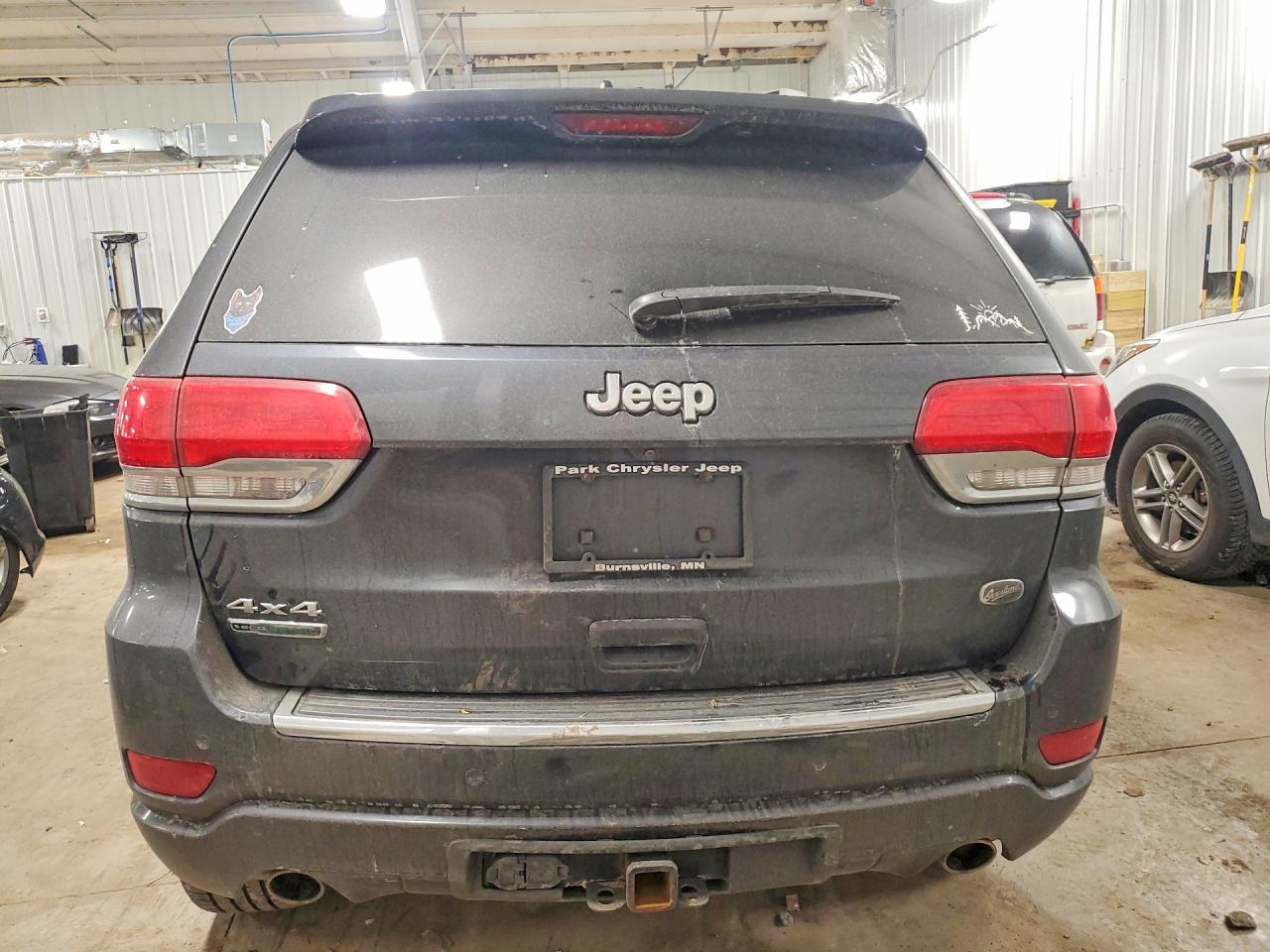 2016 JEEP GRAND CHEROKEE OVERLAND photo 11