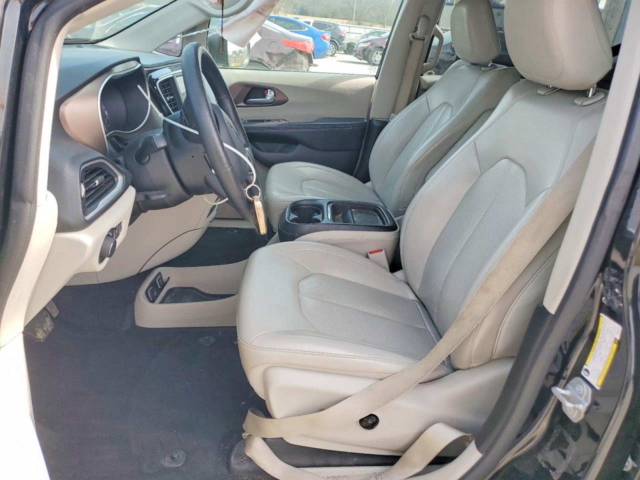 2021 CHRYSLER VOYAGER LXI photo 7