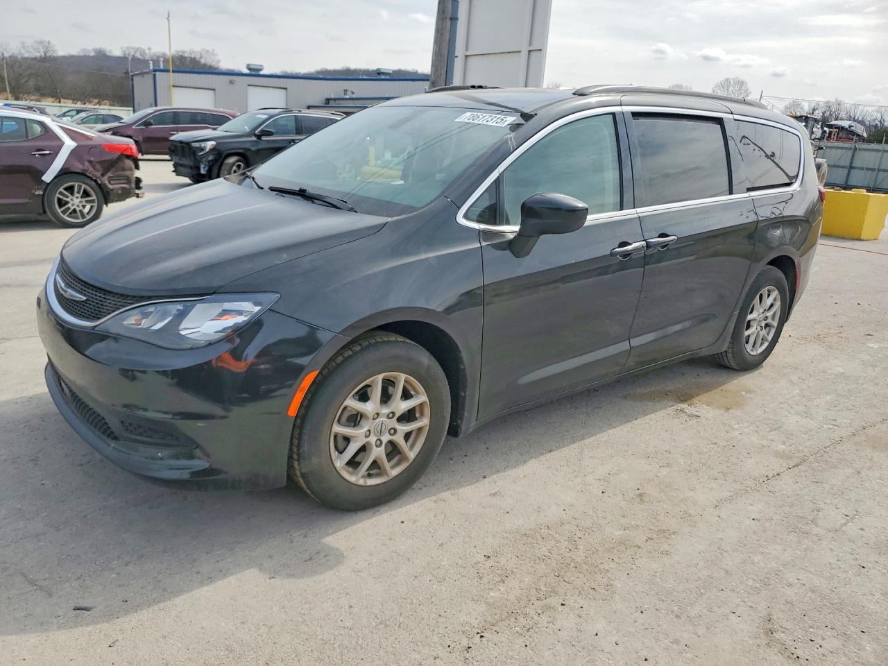 2021 CHRYSLER VOYAGER
