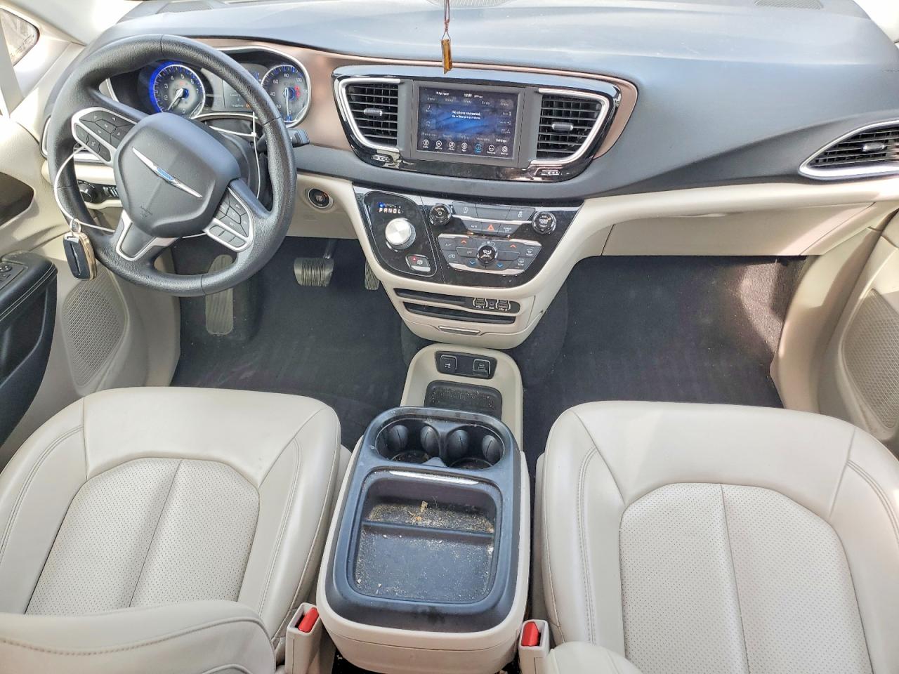 2021 CHRYSLER VOYAGER LXI photo 8