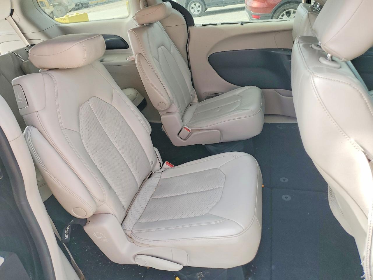2021 CHRYSLER VOYAGER LXI photo 11