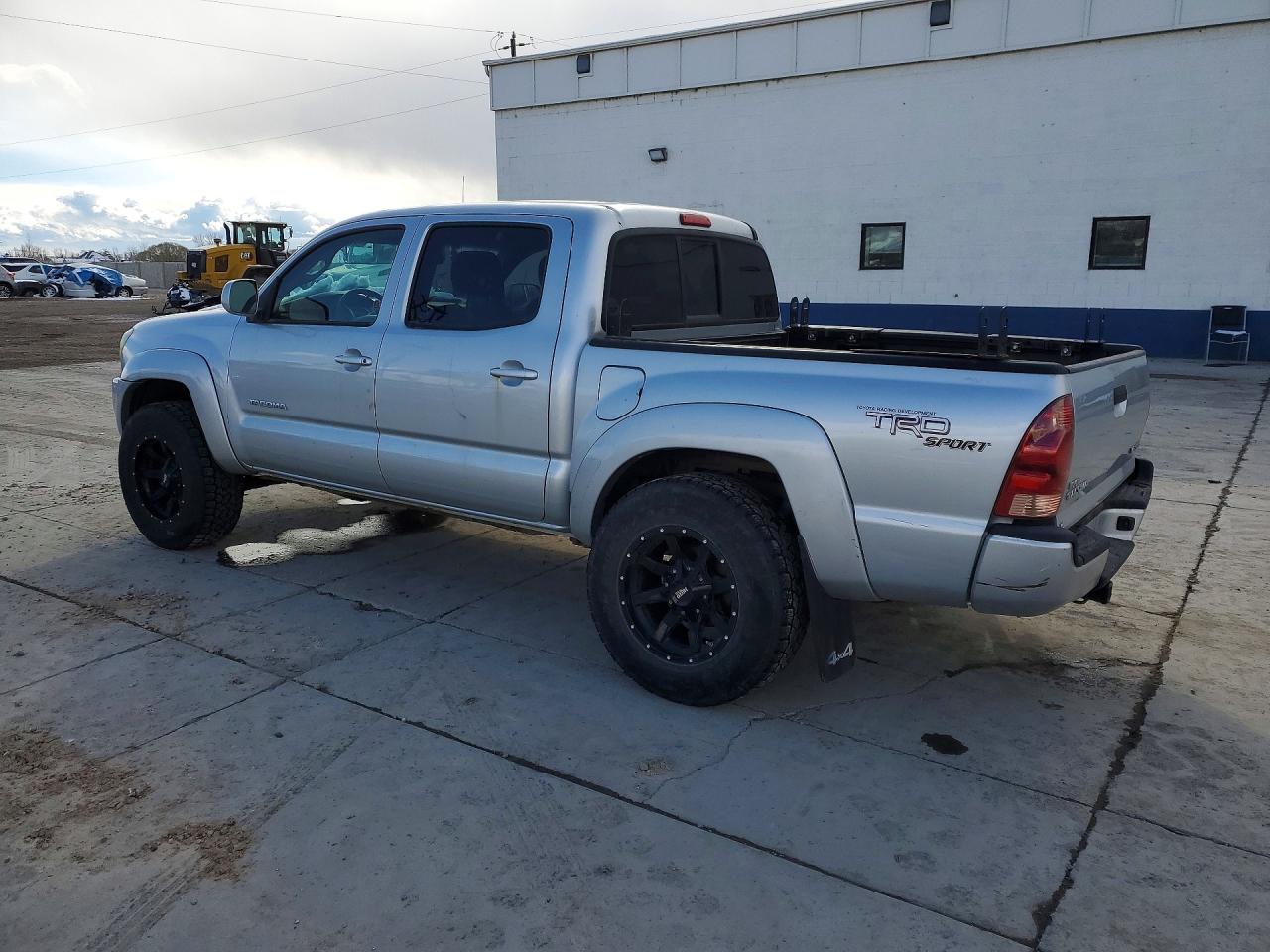 2007 TOYOTA TACOMA photo 2