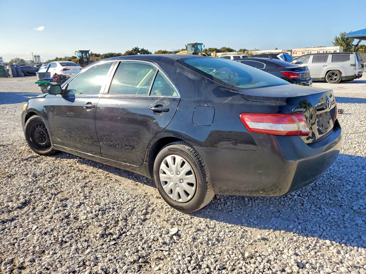 2011 TOYOTA CAMRY BASE photo 4