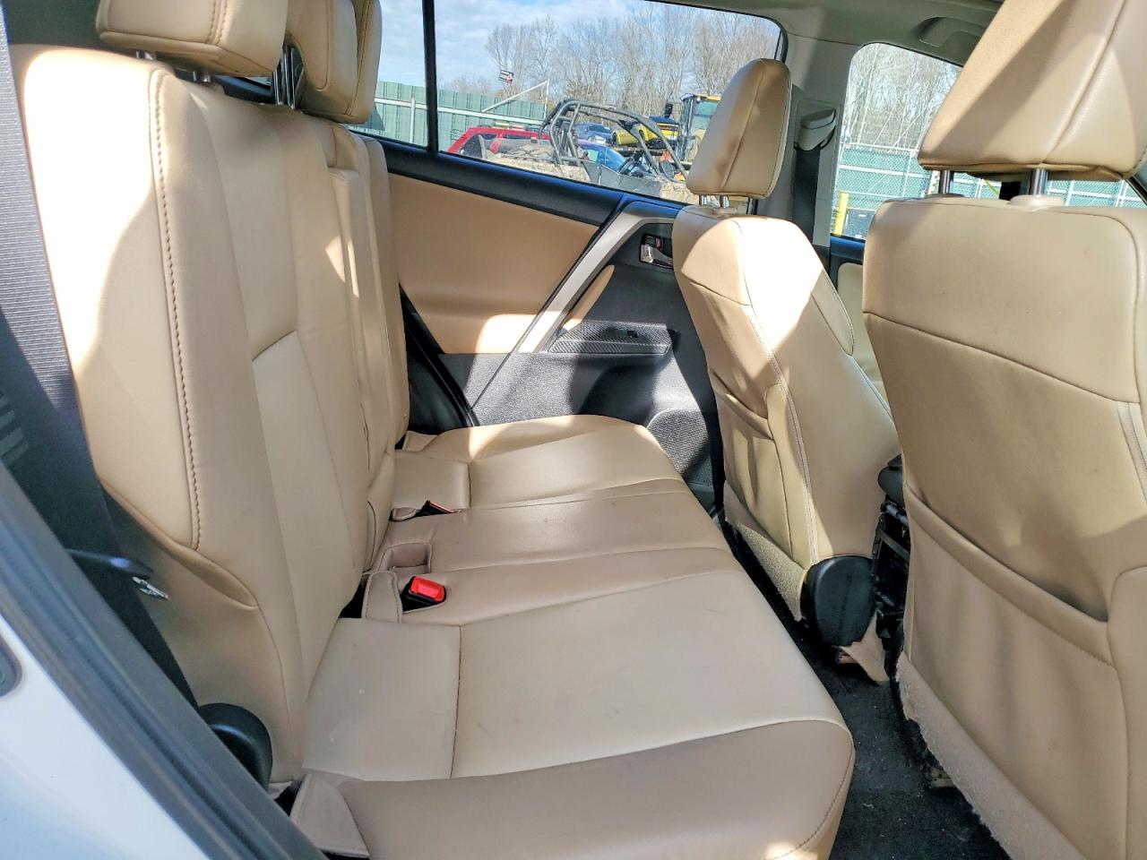 2015 TOYOTA RAV4 LIMITED photo 31