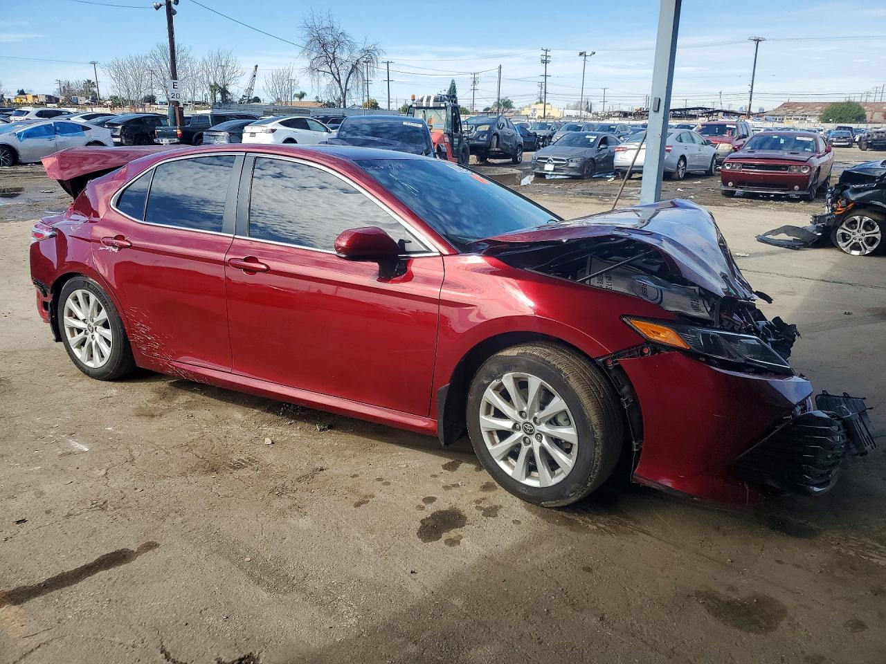 2020 TOYOTA CAMRY LE photo 7