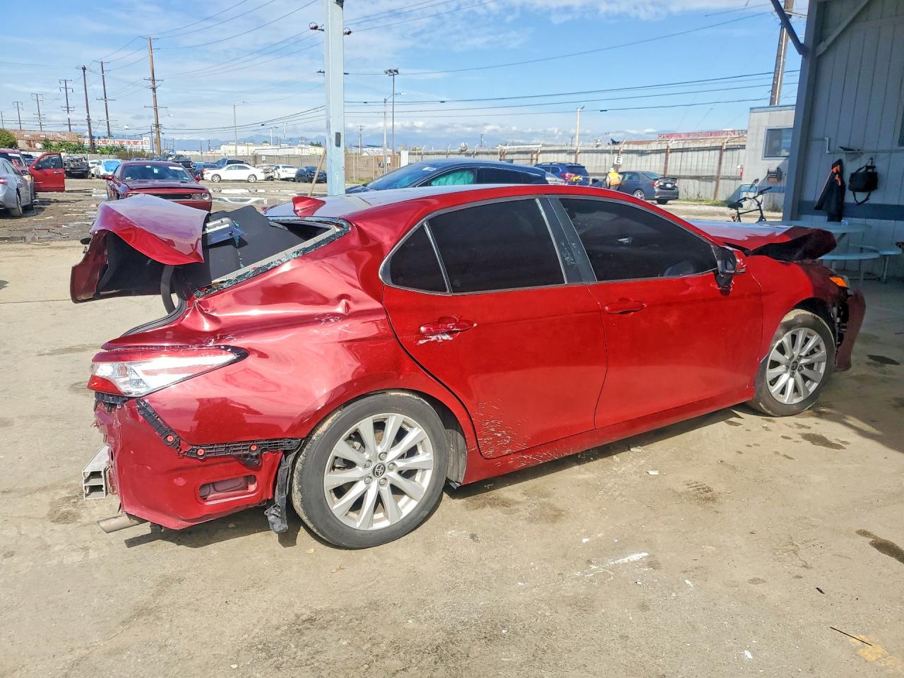 2020 TOYOTA CAMRY LE photo 5