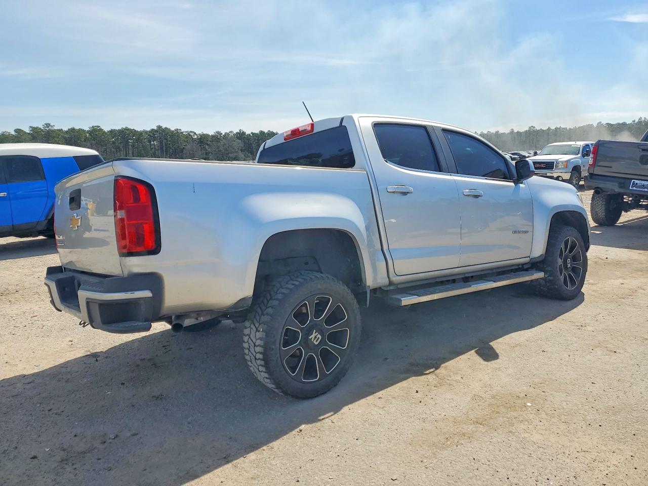 2019 CHEV COLORADO photo 5