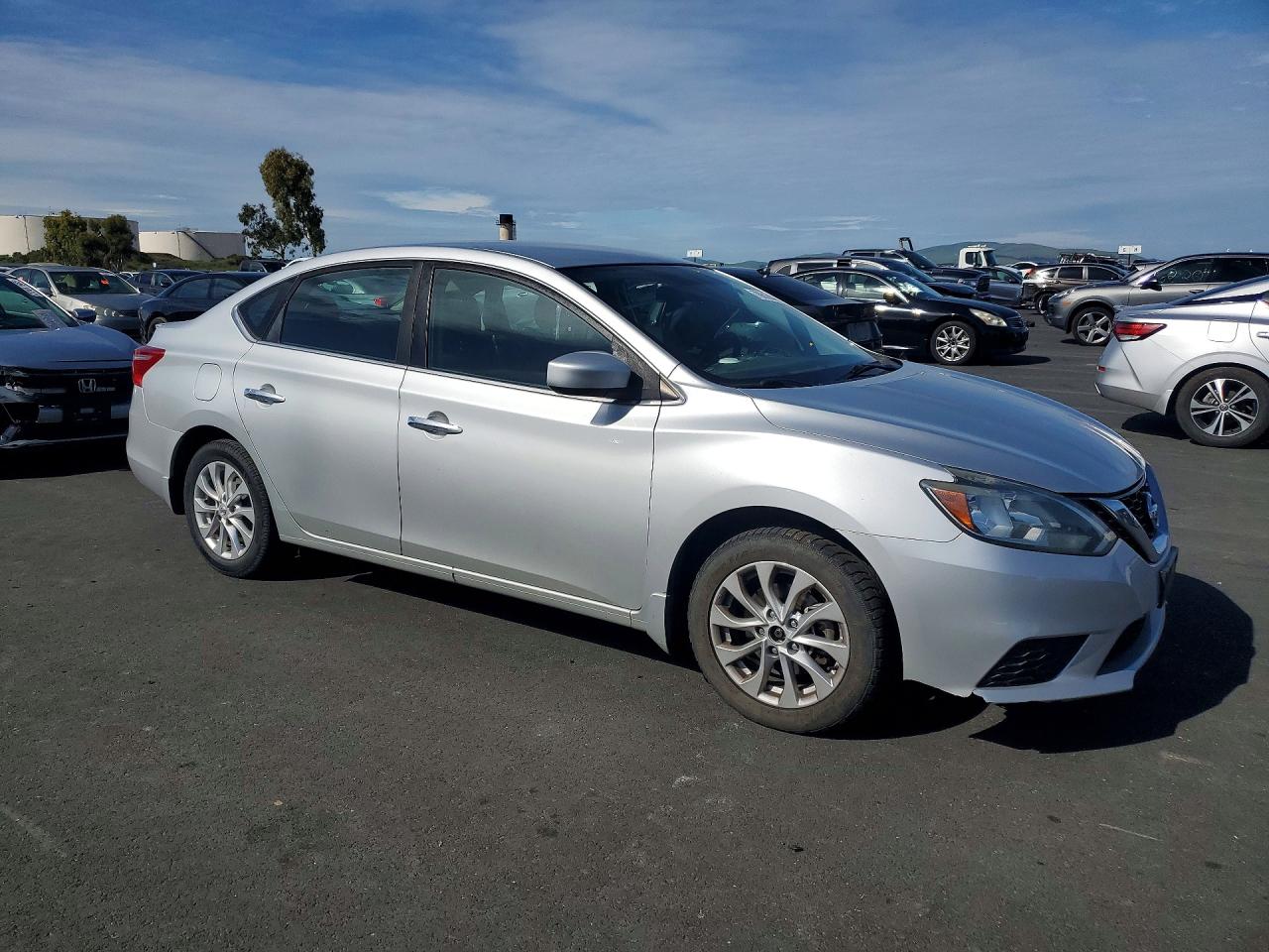 2018 NISSAN SENTRA S photo 4