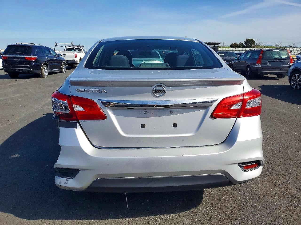 2018 NISSAN SENTRA S photo 6