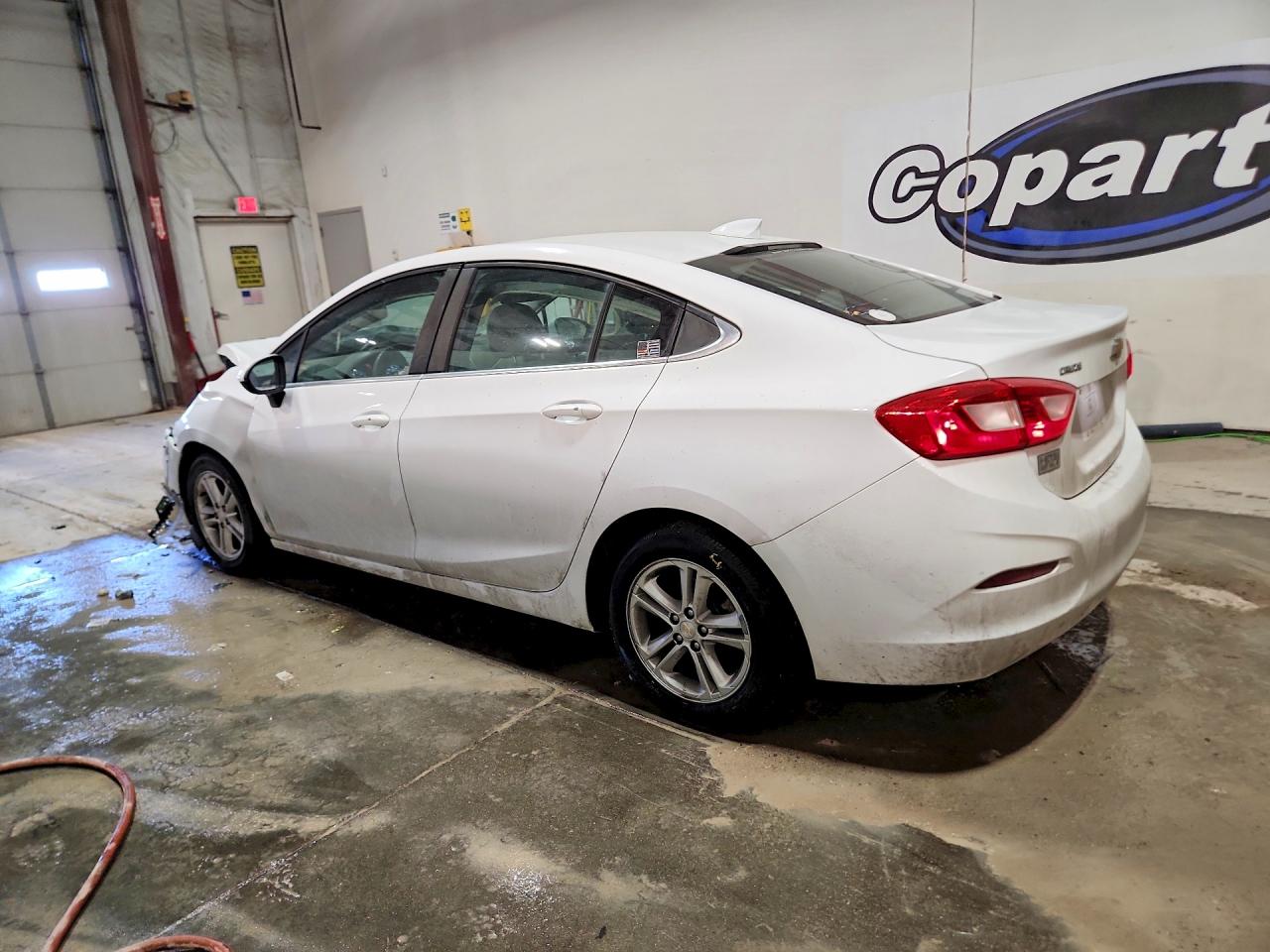 2017 CHEVROLET CRUZE LT photo 2