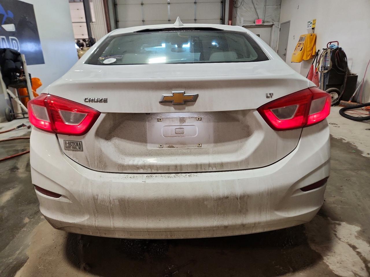 2017 CHEVROLET CRUZE LT photo 6
