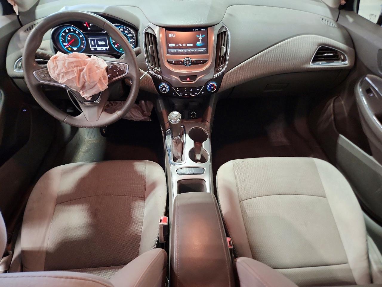 2017 CHEVROLET CRUZE LT photo 8