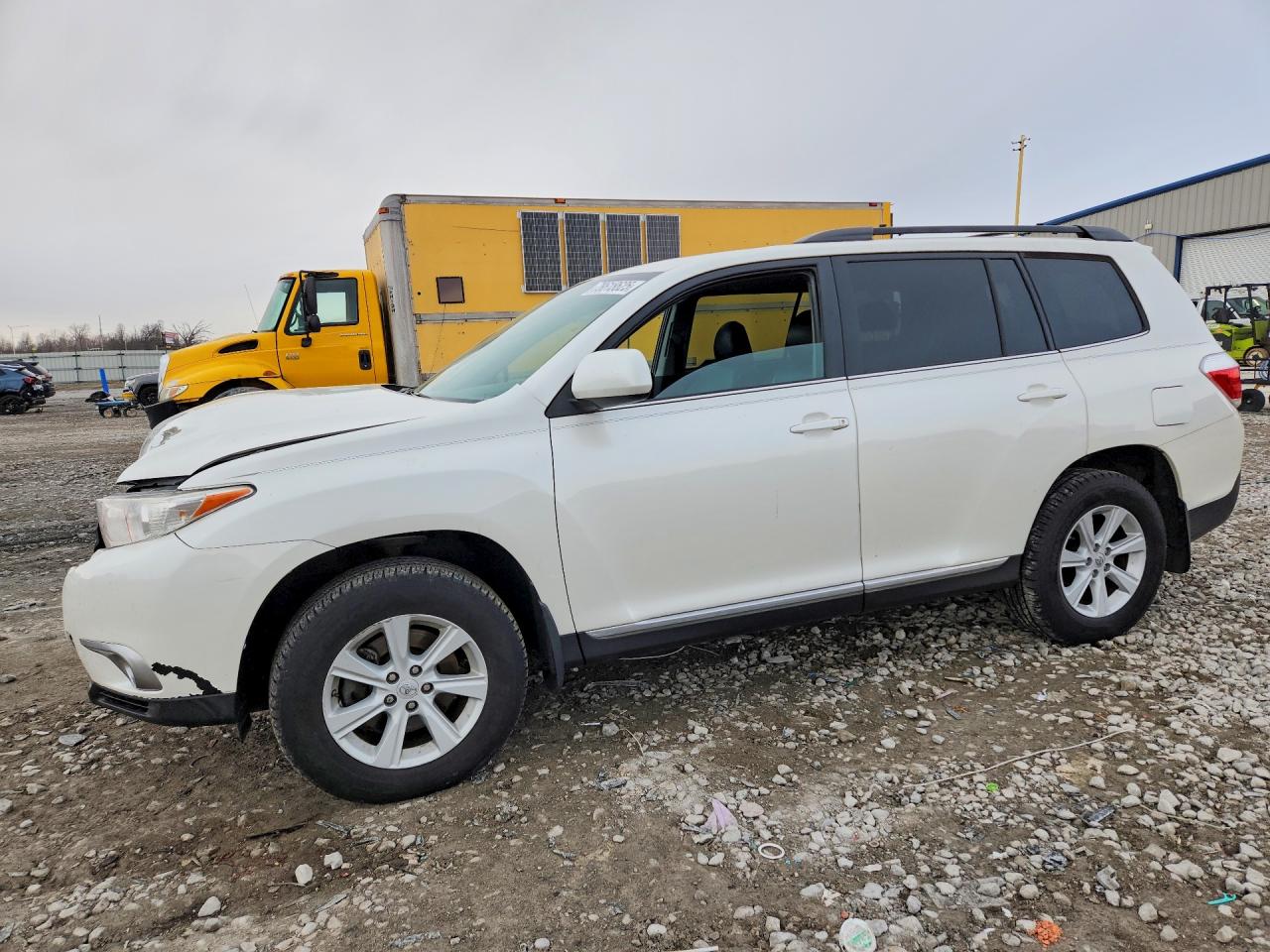 2013 TOYOTA HIGHLANDER
