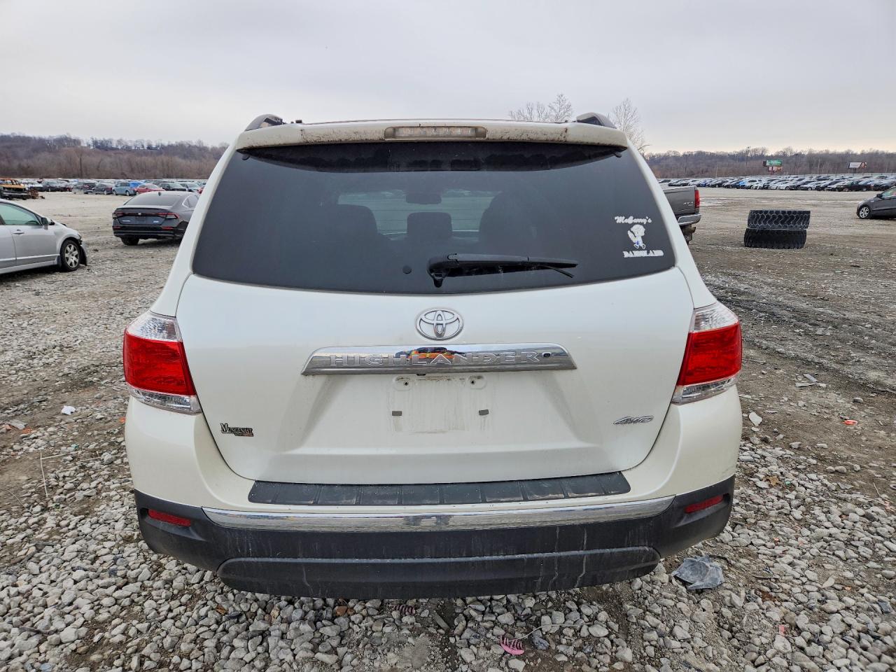 2013 TOYOTA HIGHLANDER BASE photo 11