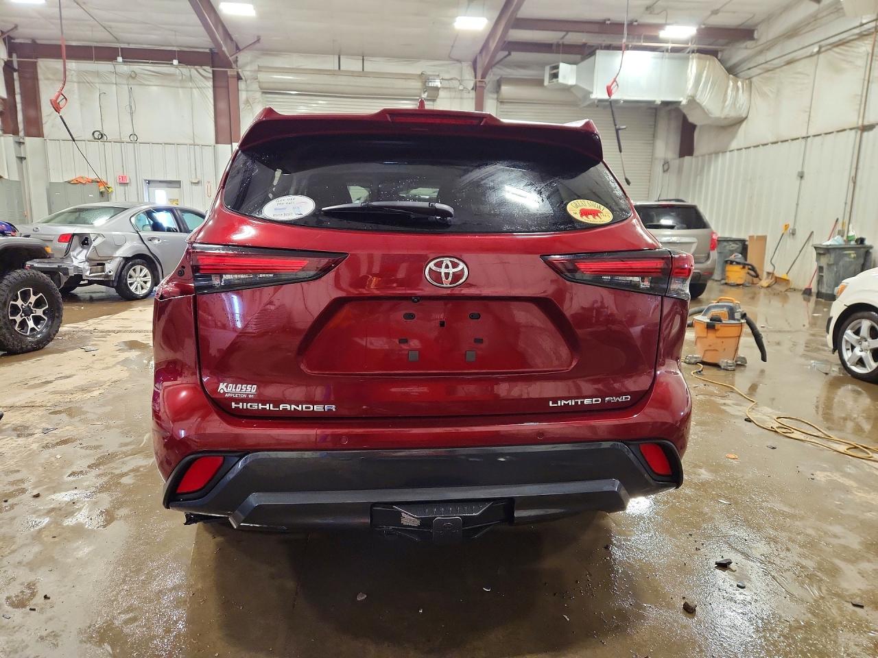 2024 TOYOTA HIGHLANDER LIMITED photo 6