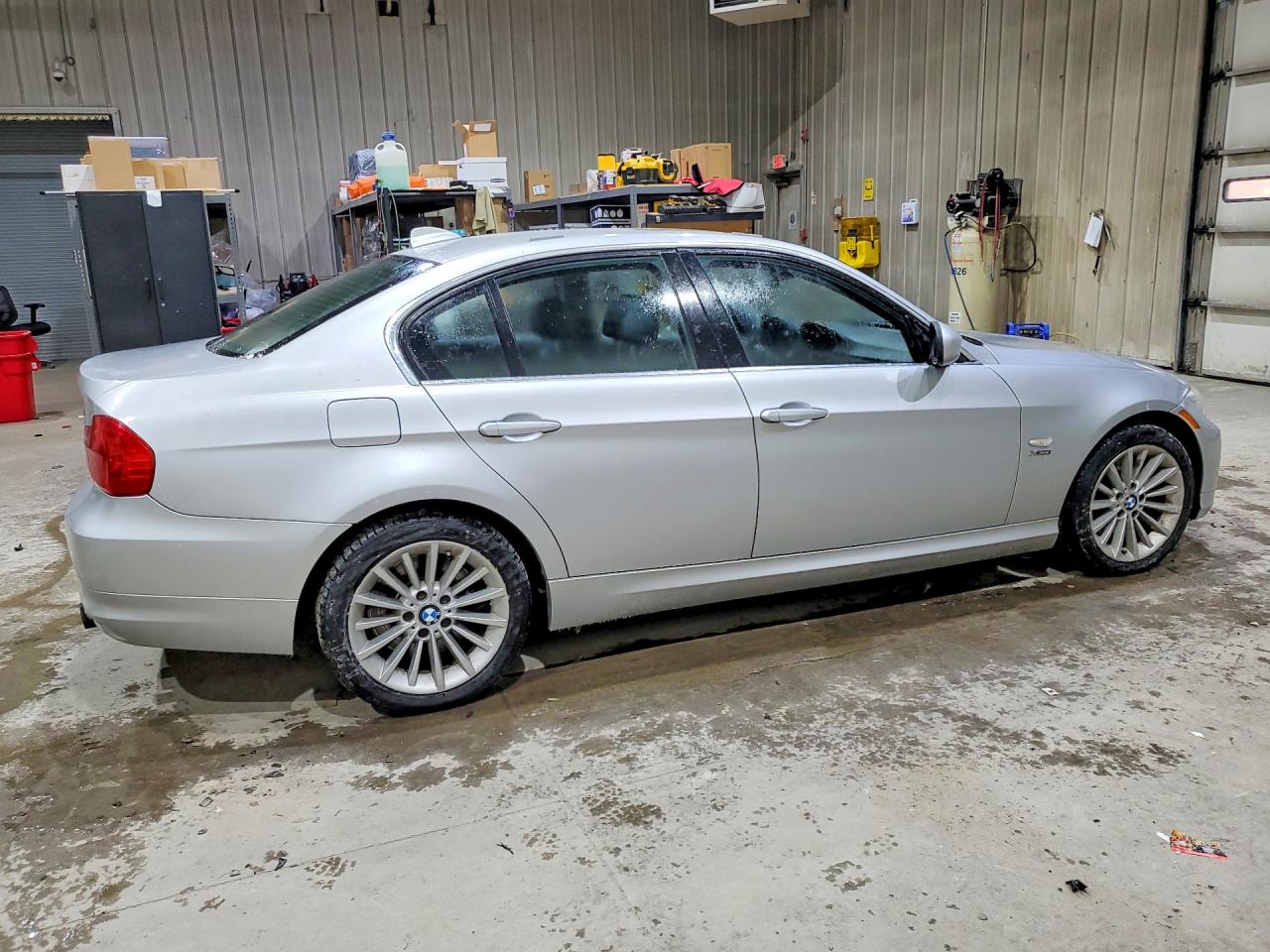 2011 BMW 335 XI photo 3