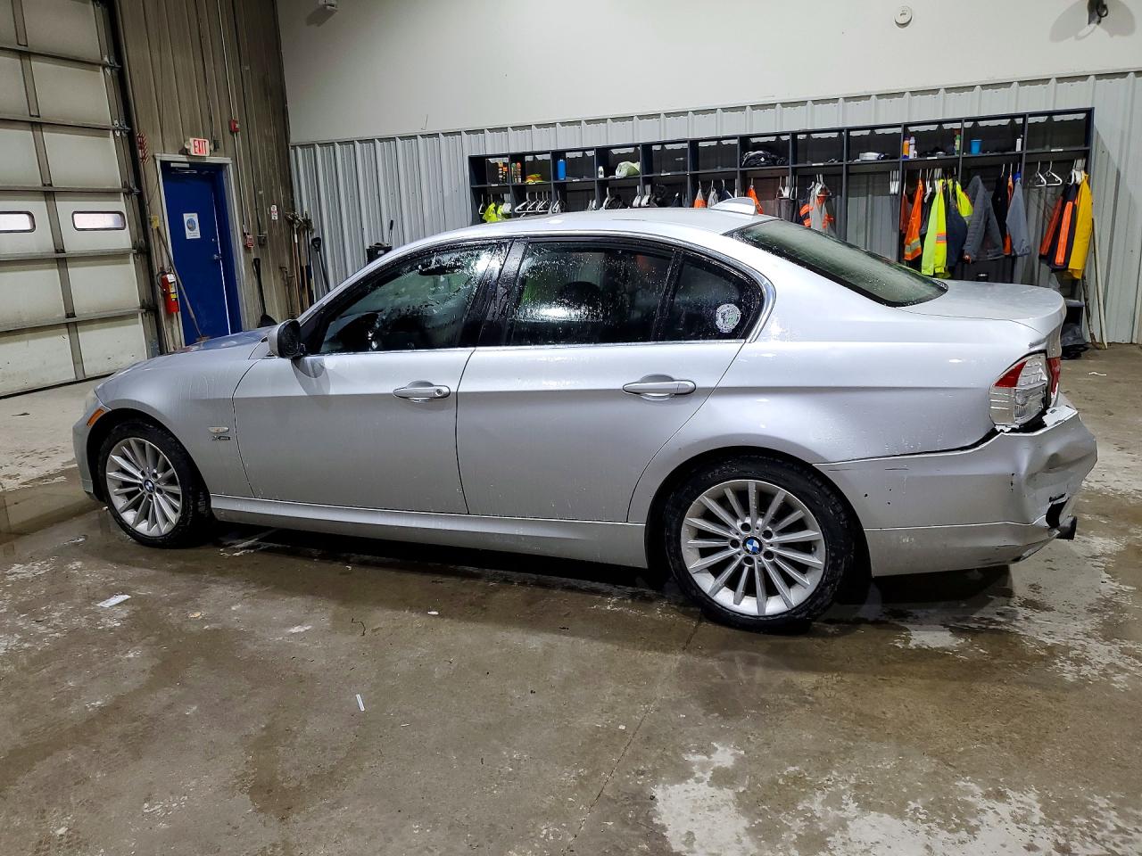2011 BMW 335 XI photo 2